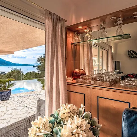 De Standing Piscine- Vue Panoramique Vila