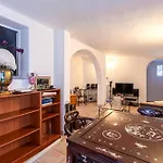 De Standing Piscine- Vue Panoramique * 维琪奥港