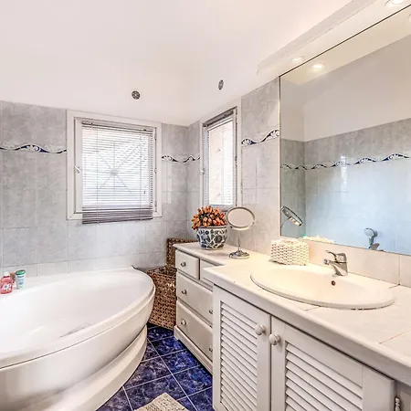 De Standing Piscine- Vue Panoramique Porto-Vecchio (Corsica)