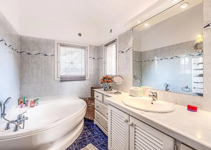 De Standing Piscine- Vue Panoramique Porto-Vecchio (Corsica)