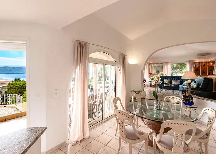 De Standing Piscine- Vue Panoramique